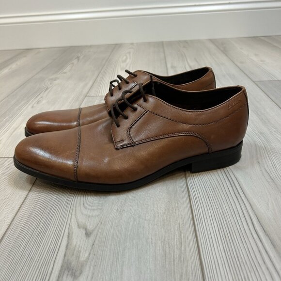 Men's 8.5 Clarks Banfield Cap Toe Lace Shoe 26113750 Leather Brown Lace Up - Picture 1 of 9